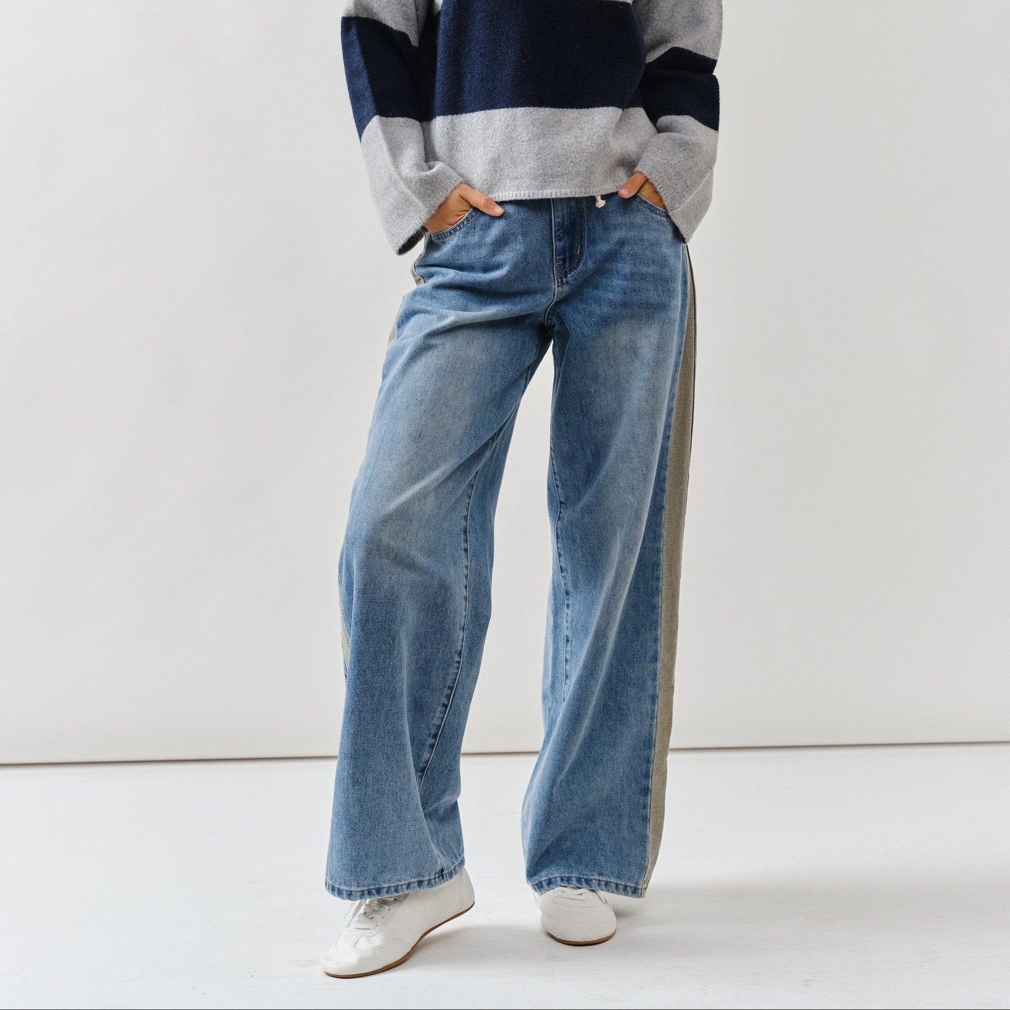 Contrast Line Detail Slouchy Straight Jeans