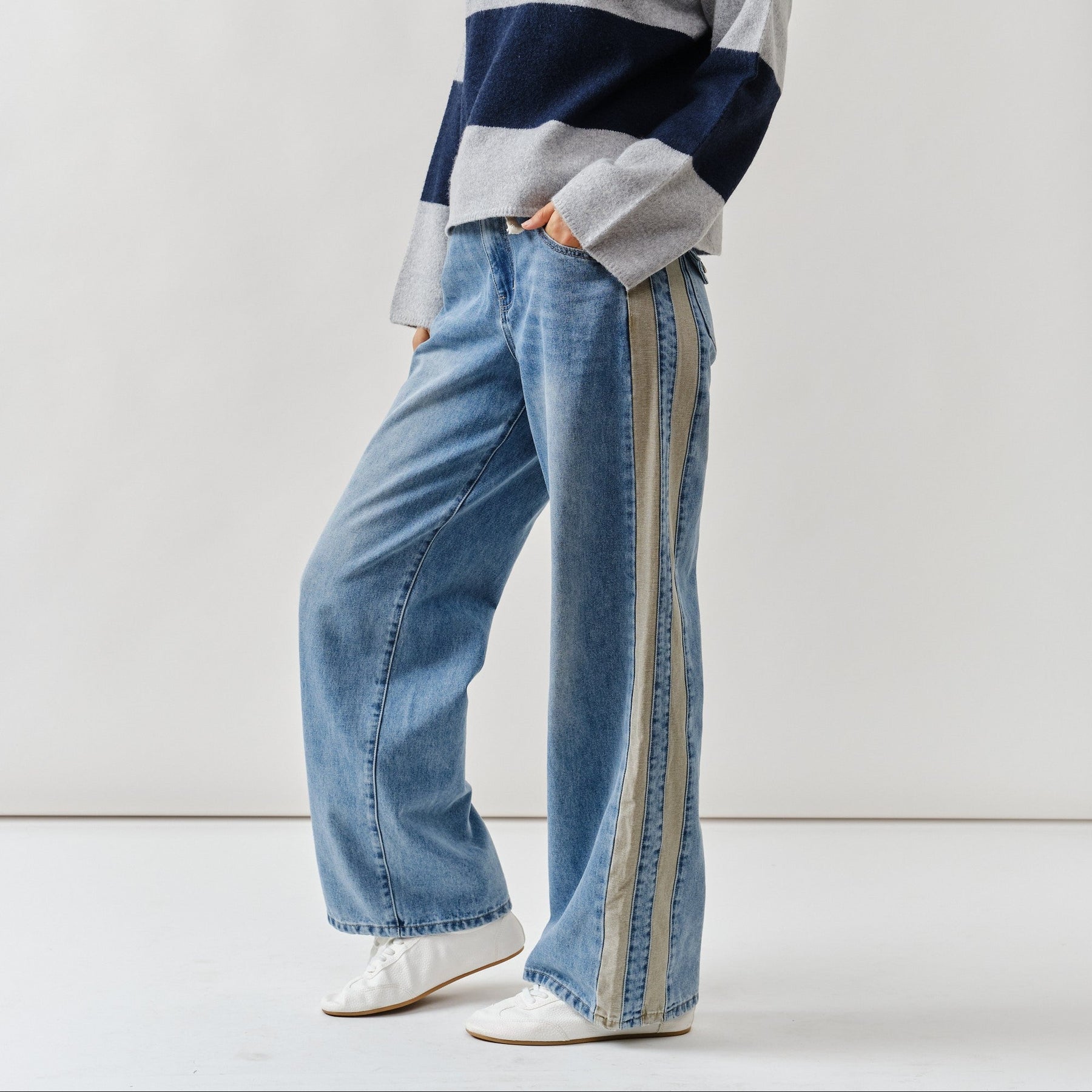 Contrast Line Detail Slouchy Straight Jeans