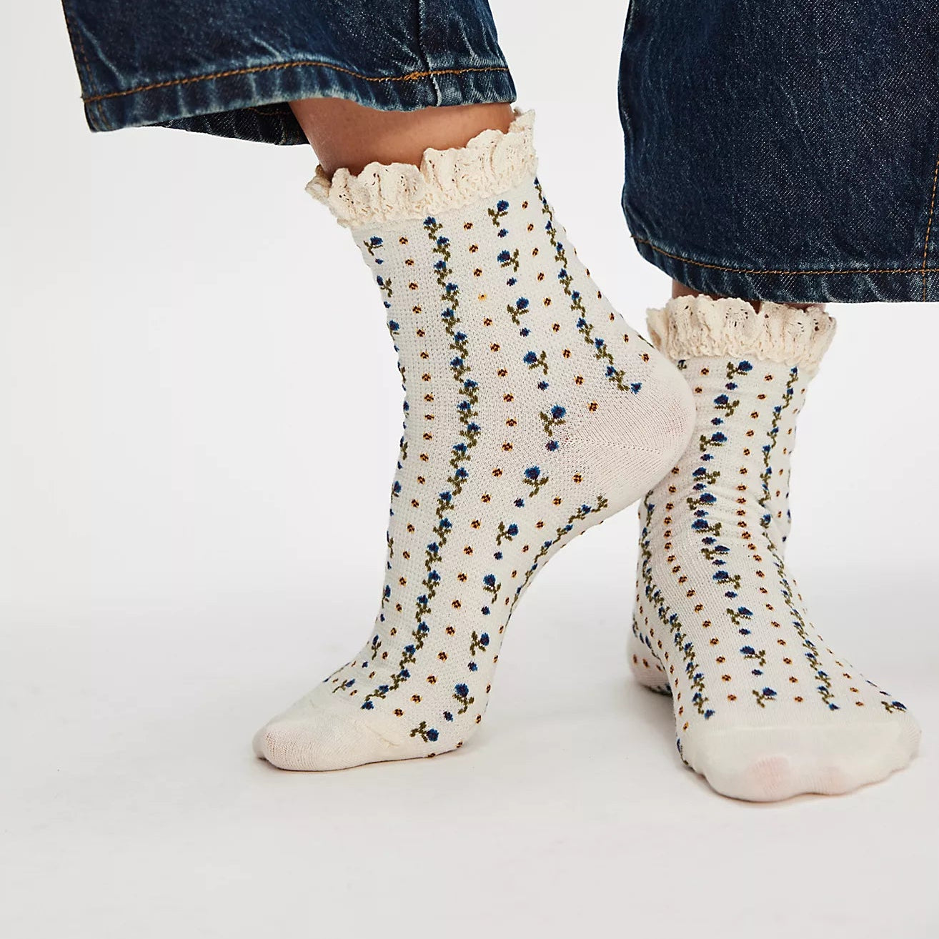 Free People Rosebud Waffle Knit Ankle Socks