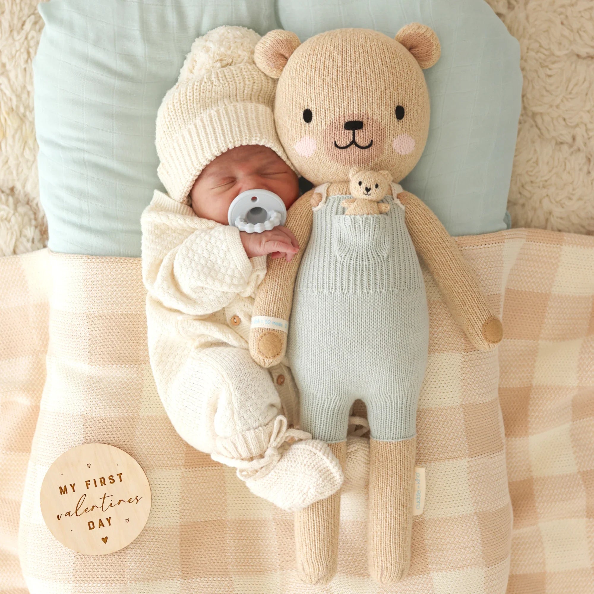Cuddle+Kind Alexander the Honey Bear